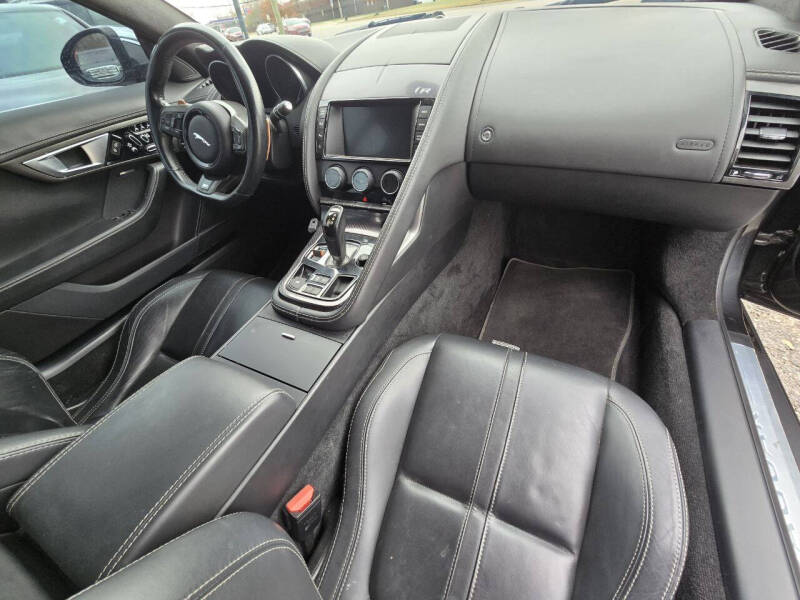 2015 Jaguar F-TYPE R