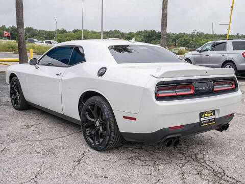 2015 Dodge Challenger SXT Plus