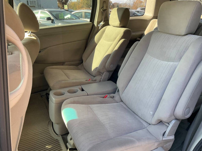 2017 Nissan Quest SV