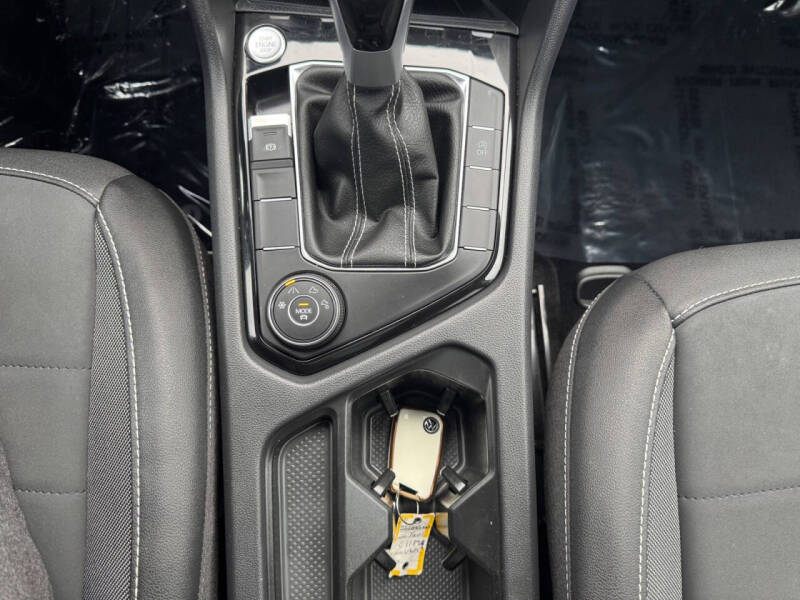 2024 Volkswagen Taos SE 4Motion