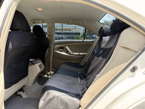 2011 Toyota Camry LE