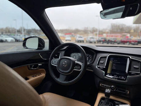 2018 Volvo XC90 T6 Momentum