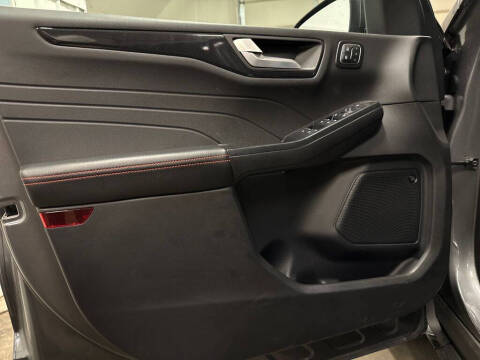 2025 Ford Escape Hybrid ST-Line Elite