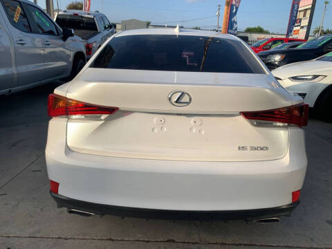 2019 Lexus IS 300