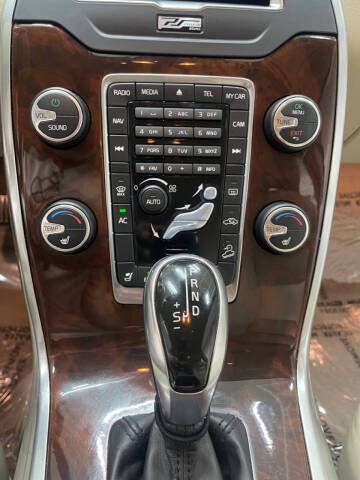 2014 Volvo XC70 T6