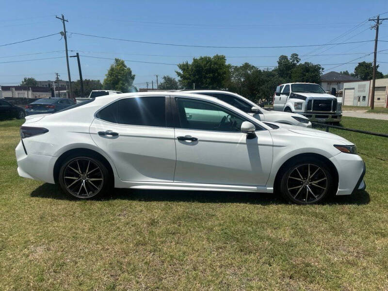 2024 Toyota Camry SE