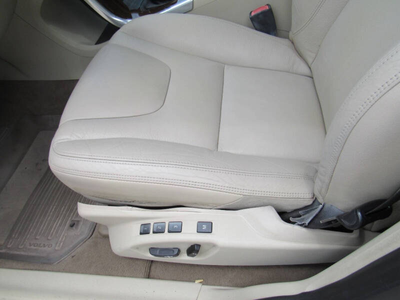 2014 Volvo XC60 3.2 Platinum