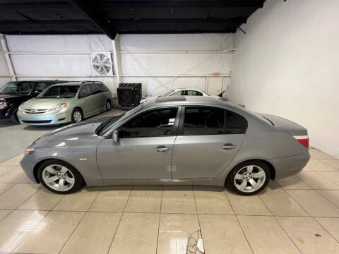 2004 BMW 5 Series 525i