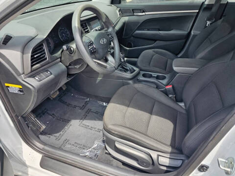 2019 Hyundai Elantra SE