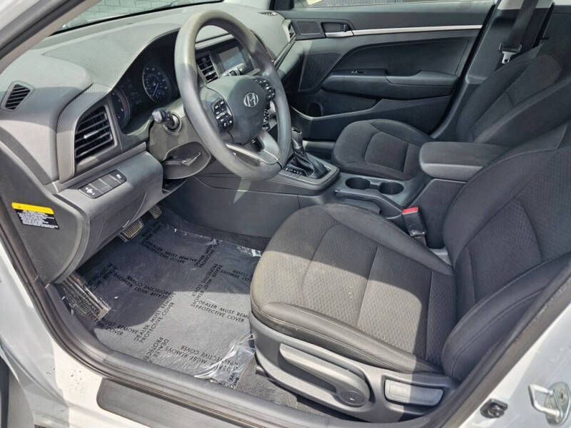 2019 Hyundai Elantra SE
