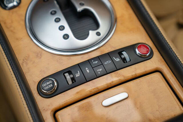 2005 Bentley Continental 25