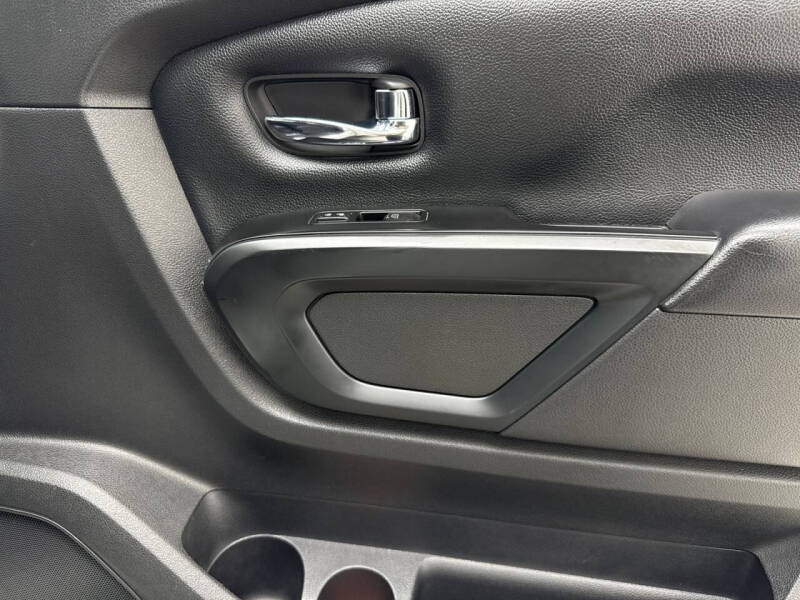 2018 Nissan Titan SV