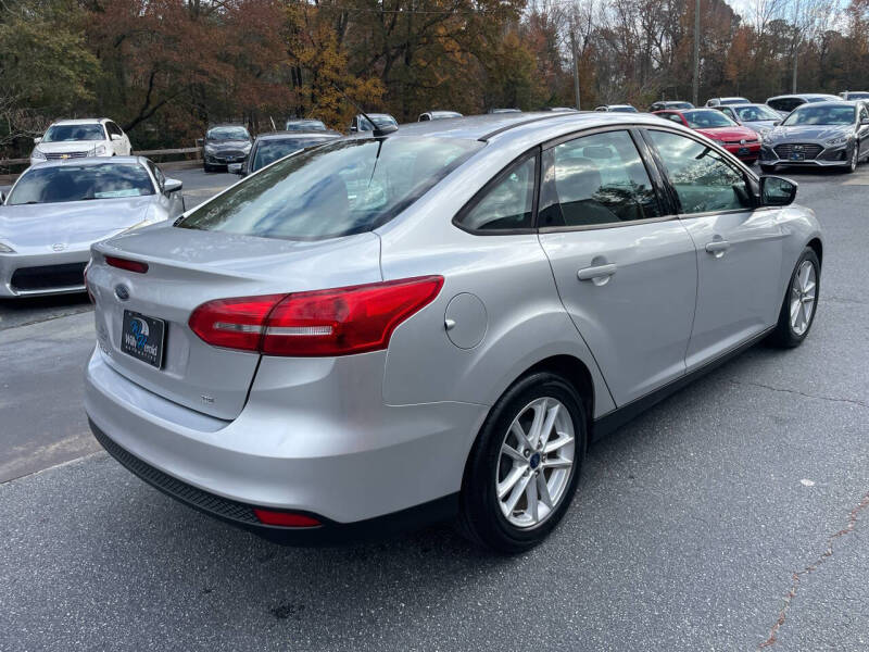 2017 Ford Focus SE photo 6