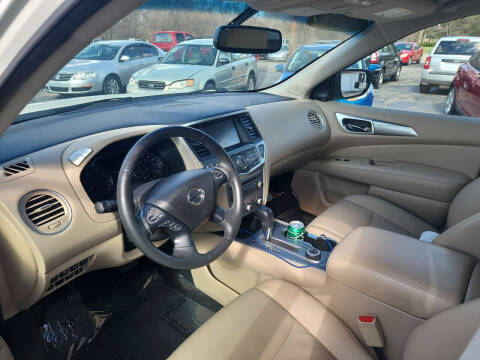 2017 Nissan Pathfinder SL