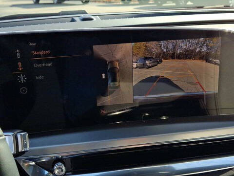 2024 Cadillac LYRIQ Luxury 1