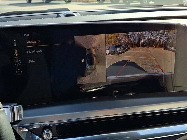 2024 Cadillac LYRIQ Luxury 1