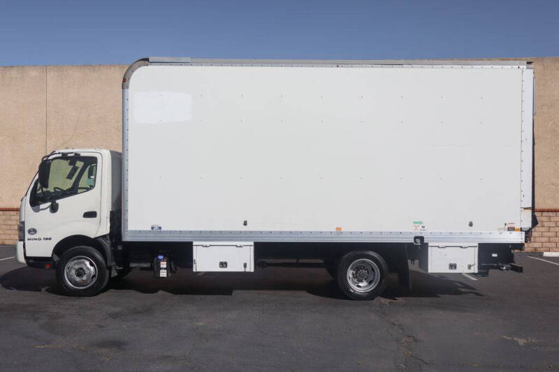 2017 Hino 195