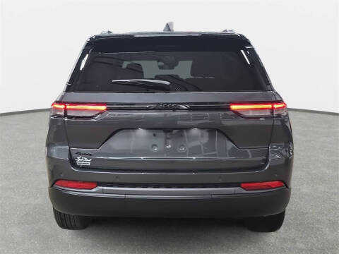 2026 Jeep Grand Cherokee Altitude