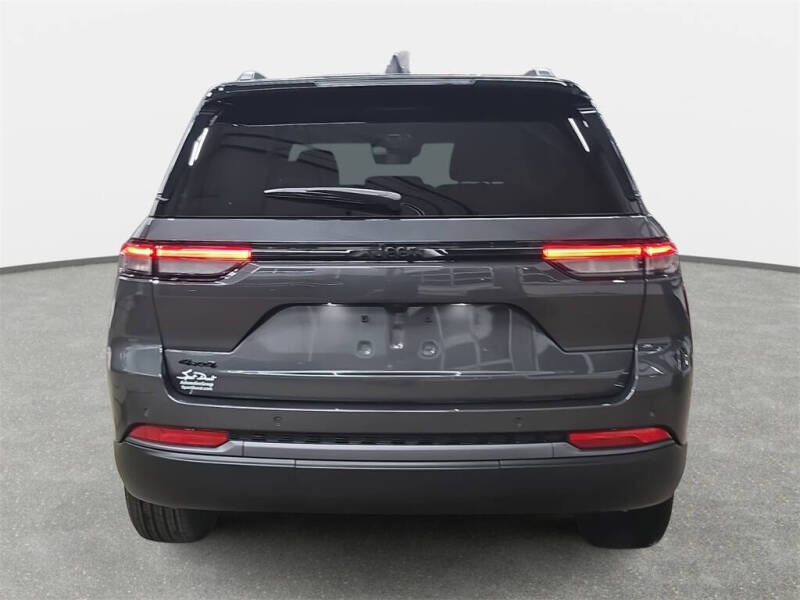 2026 Jeep Grand Cherokee Altitude