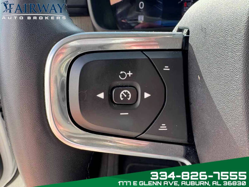 2024 Volvo XC40 B5 Plus Dark Theme