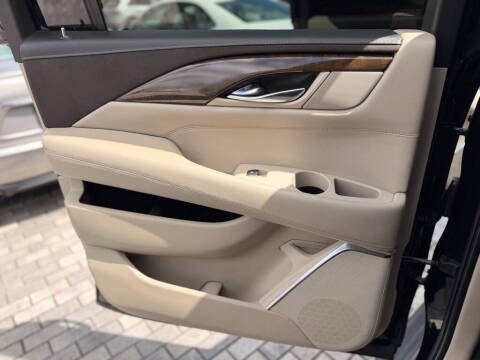 2018 Cadillac Escalade ESV Luxury