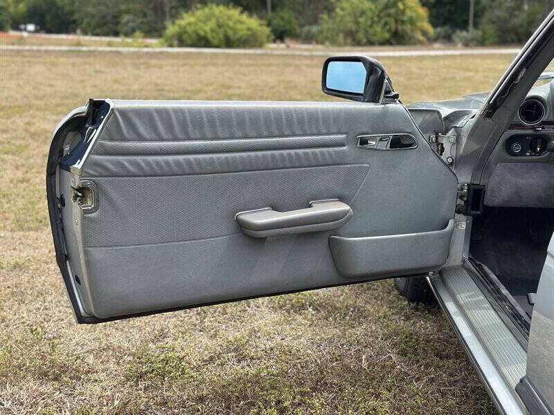 1987 Mercedes-Benz 560-Class 560 SL