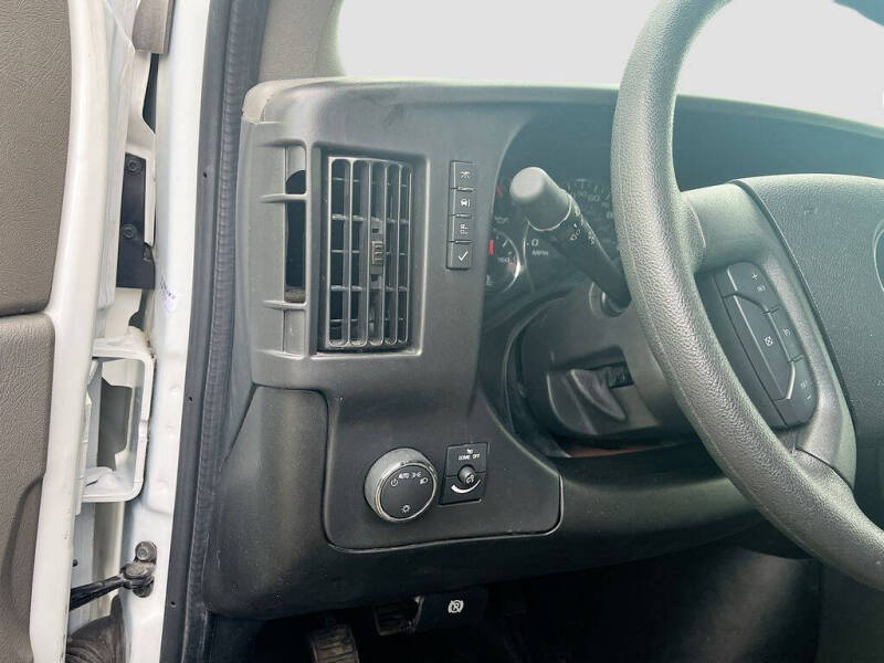 2025 Chevrolet Express 2500