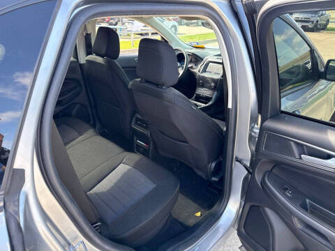 2020 Ford Edge SE