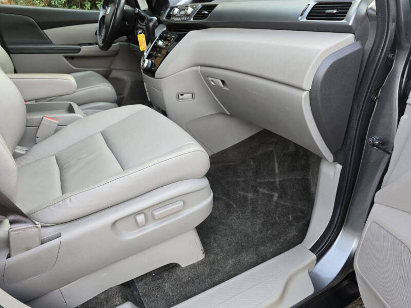 2011 Honda Odyssey EX-L w/DVD