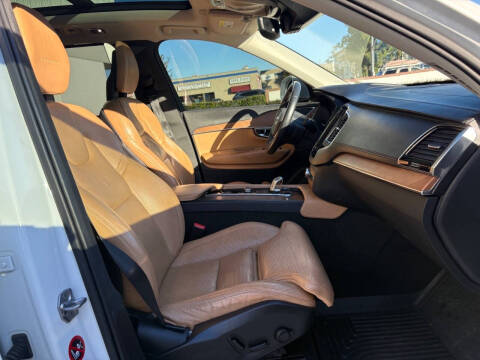 2016 Volvo XC90 T8 eAWD Inscription