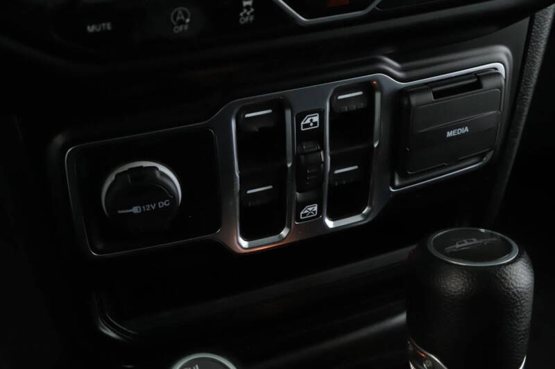 2022 Jeep Gladiator Sport