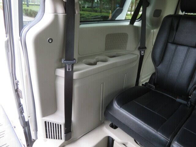 2014 Chrysler Town and Country Touring