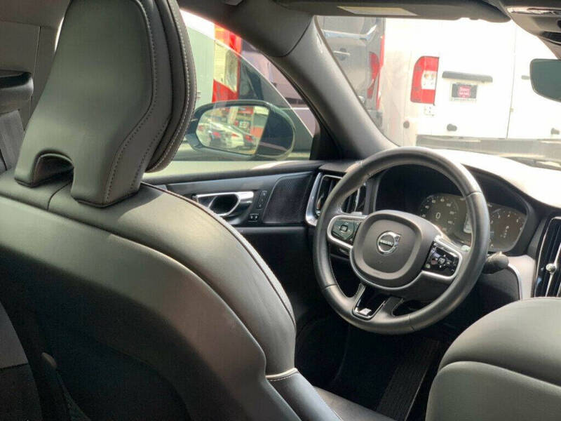 2019 Volvo S60 T5 R-Design