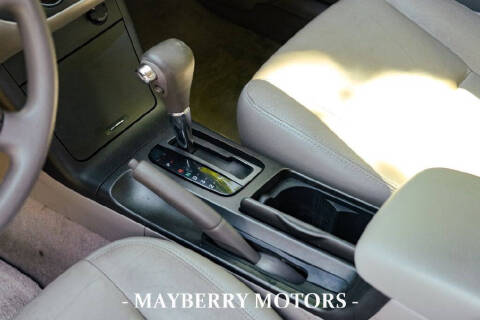 2005 Toyota Camry LE V6