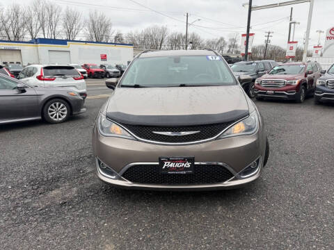 2017 Chrysler Pacifica Touring Plus