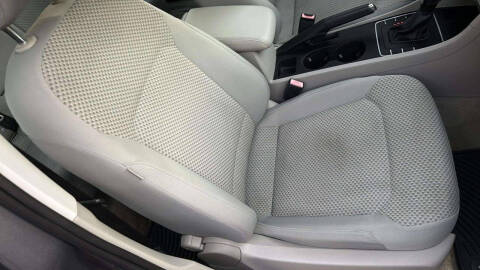 2014 Volkswagen Passat 1.8T S PZEV