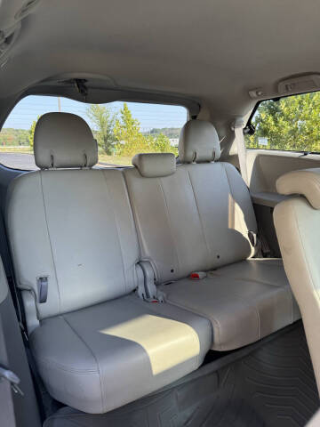 2012 Toyota Sienna XLE 8-Passenger