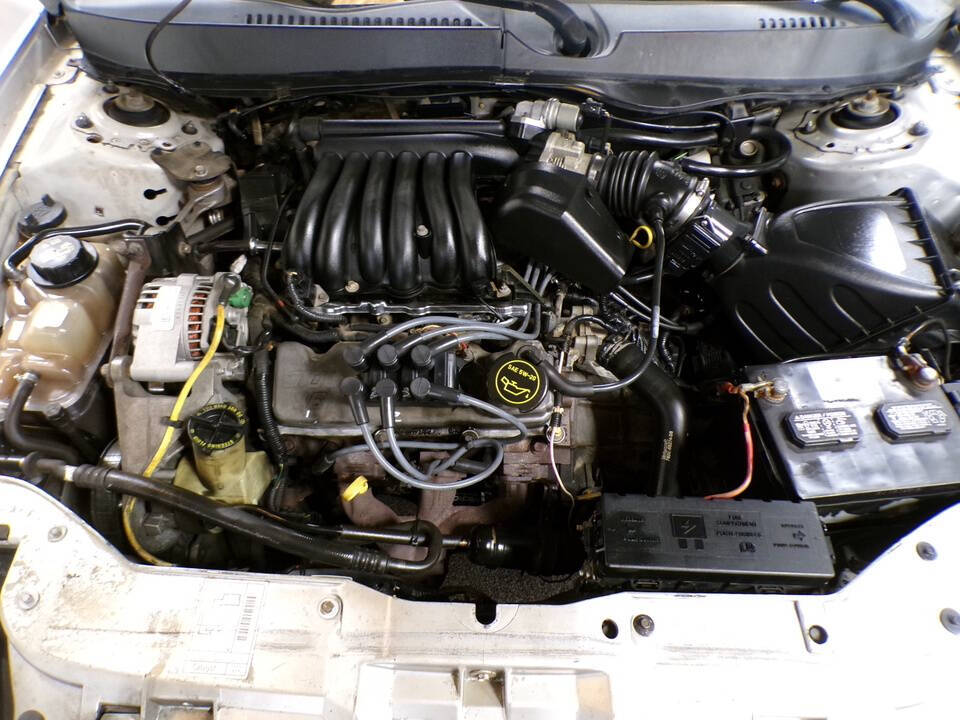 Silver 2003 Ford Taurus SE SE 4dr Sedan 18