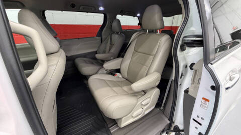 2020 Toyota Sienna XLE 8-Passenger