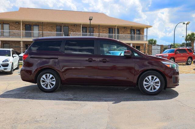 2017 Kia Sedona LX