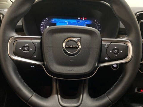 2025 Volvo XC40 B5 Plus Bright Theme