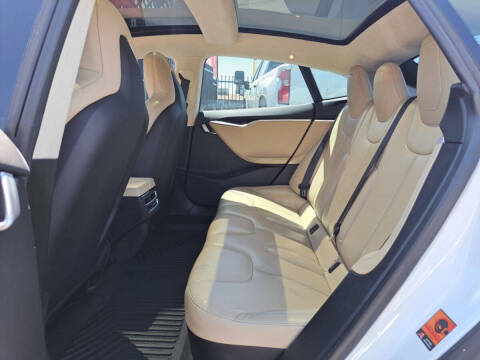 2015 Tesla Model S