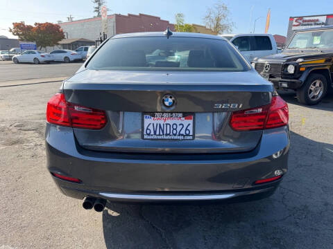 2012 BMW 3 Series 328i