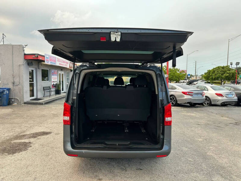 2016 Mercedes-Benz Metris Passenger