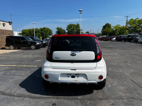 2017 Kia Soul +