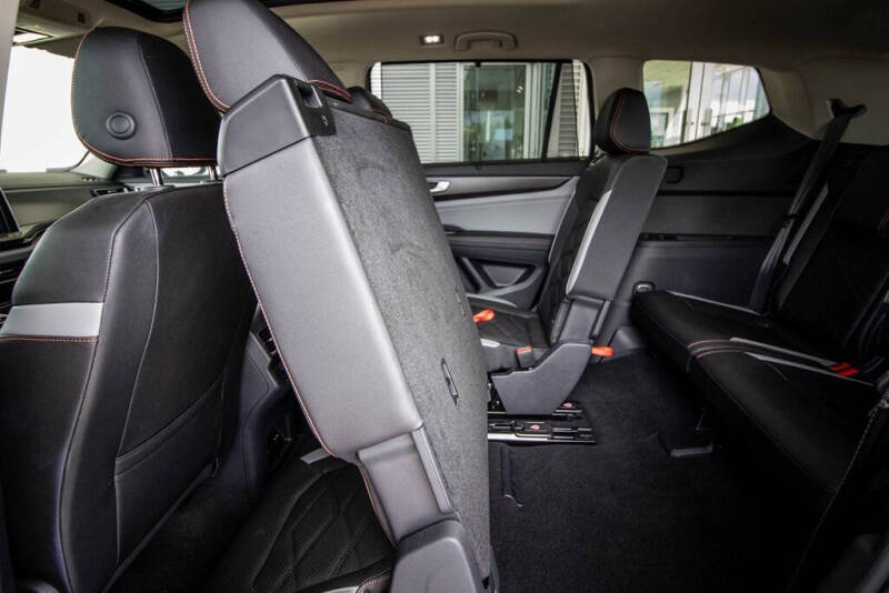 2025 Volkswagen Atlas Peak Edition 4Motion