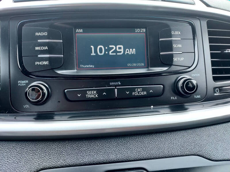 2017 Kia Sorento LX