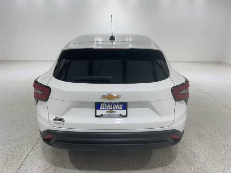 2025 Chevrolet Trax LS