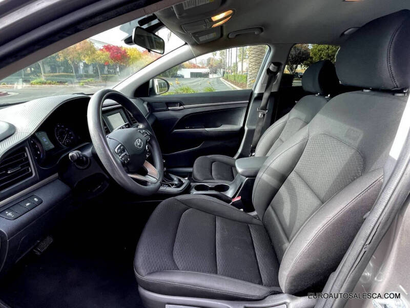 2020 Hyundai Elantra SE