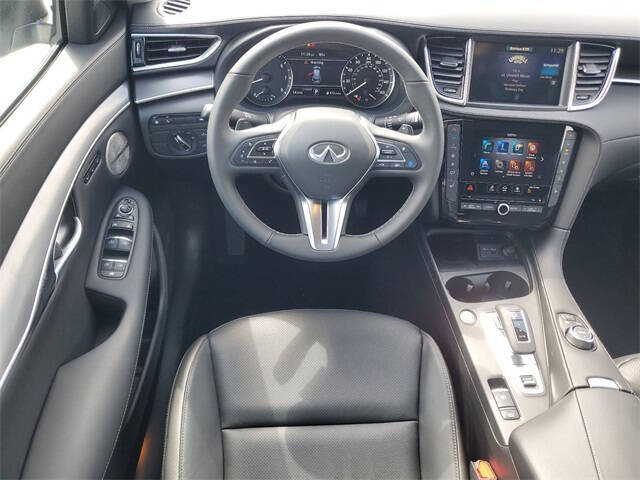 2025 Infiniti QX50 Luxe